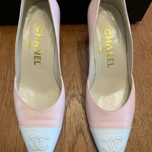 CHANEL Elegant Pink and White Heels